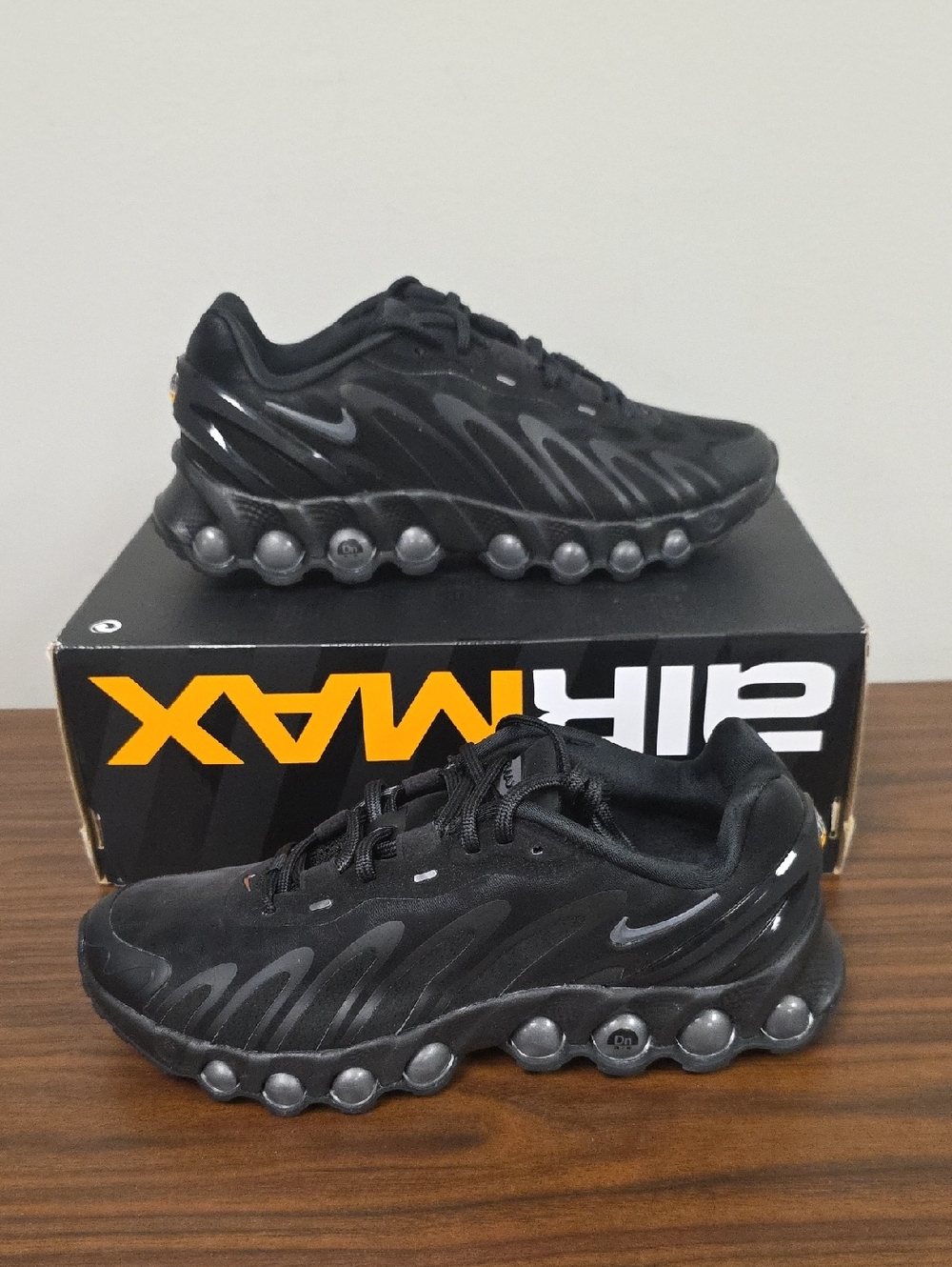 Nike Air Max DN8 SE Black Anthracite Women's Size 9 IB1991-001 NEW